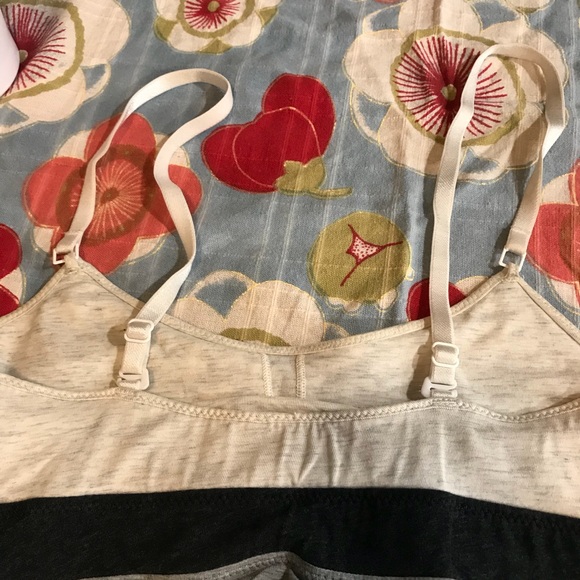 Lululemon Contentment Triangle Tank 2/4 - Picture 5 of 6